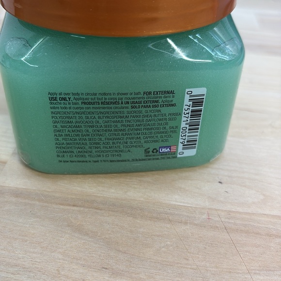 Brand New Tree Hut Aurora Nights Shea Sugar Scrub 18 oz - Picture 3 of 4